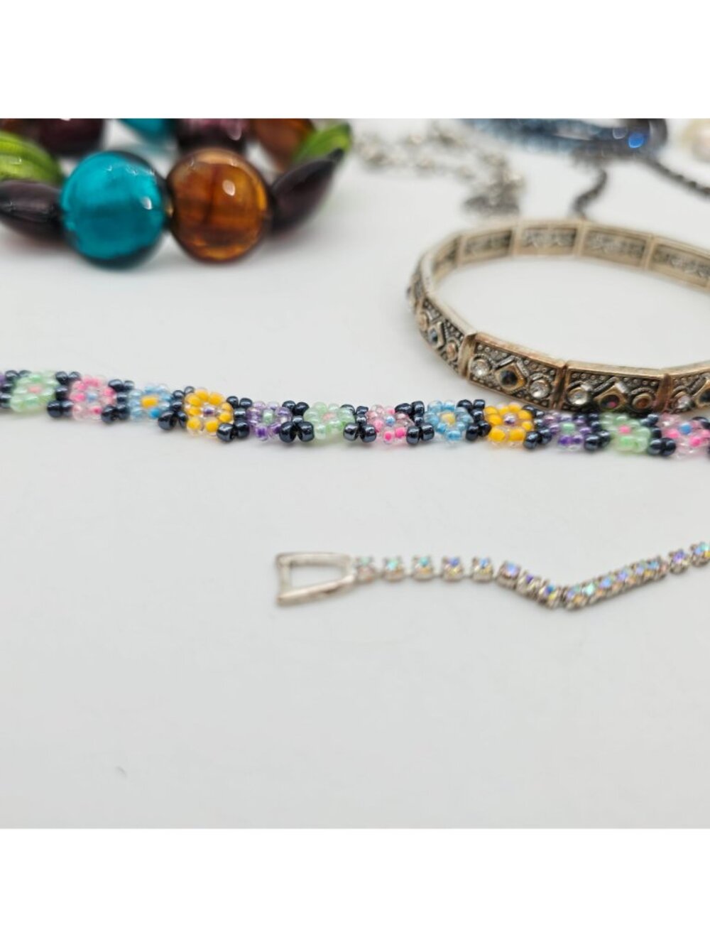 Mixed Lot Of Fashion Bracelets & Bangles Beaded Rhinestone Glass & Metal - Picture 9 of 9